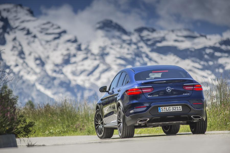  Mercedes-Benz GLC250 4Matic AMG Line Coupe 2016 года  (фото 9 из 32)
